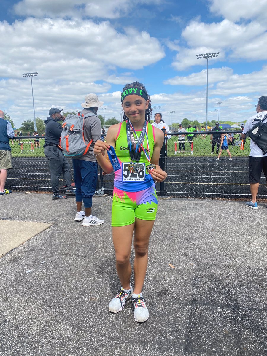 CiannaTeresa7's tweet photo. Off from basketball this weekend, so put in work at the #IYTA track meet. Came in 1st in the 100m Dash, 200m Dash & 4x100m Relay 11-12 yr old girls💨 Took 2nd in Long Jump! #usatf #aautf #trackandfield https://t.co/vA3d5JEZRs