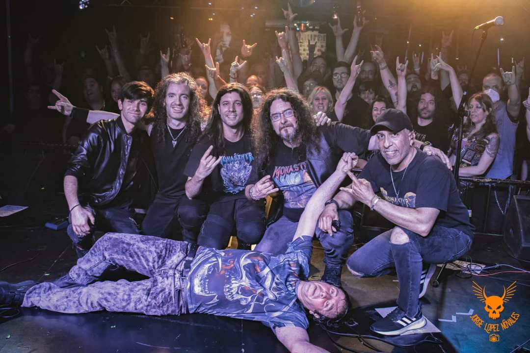 Monasthyr's tweet image. Todavía estamos volando..

¡¡20 MIL GRACIAS!!

📷 Jorge Novales López