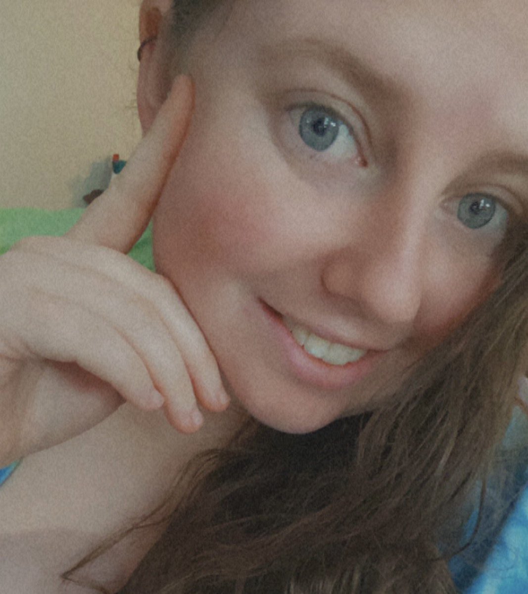 Sometimes we forget to smile 😁🥰