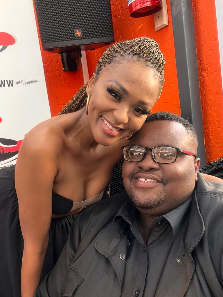 Mosheholeni's tweet photo. With the forever gorgeous @RefiloeMotsei10 #Party4Life #PartyWithAPurpose #BlackByPopularDemand @jozifm #EZolaThreePubAndGrill https://t.co/pXy7g3lF5K