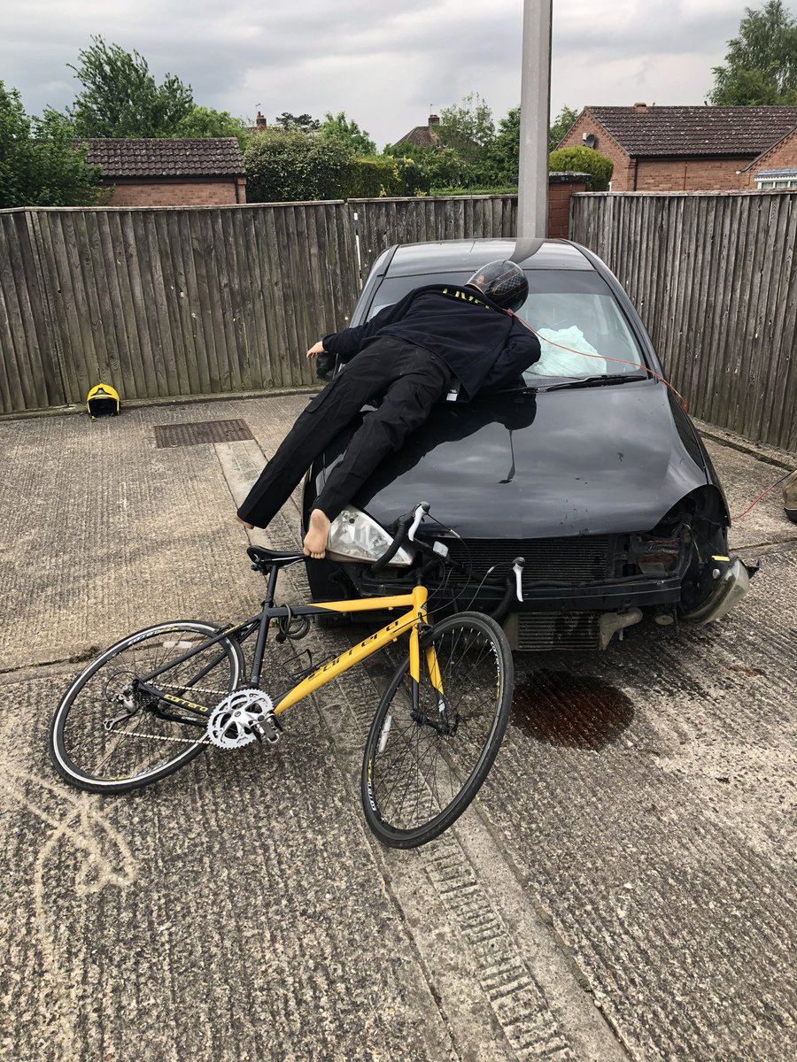 The crew took part in a realistic approach to our casualty care training and how to deal with major trauma this week. A real benefit to be able to practice with such realistic scenarios. Thank you to <a href="/MichaelScragg29/">#hellomynameis Michael</a> at <a href="/liveshq/">liveshq</a> for the training.