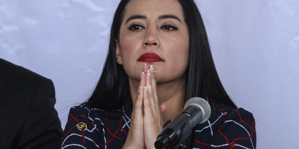 politicomx's tweet photo. .@SandraCuevas_ recibió una multa y también fue advertida sobre un posible arresto por no cumplir con la sentencia de demoler los niveles excedentes del negocio Toledo Rooftop. Te contamos. https://t.co/Xb3je7a953 https://t.co/hTxb2catqy