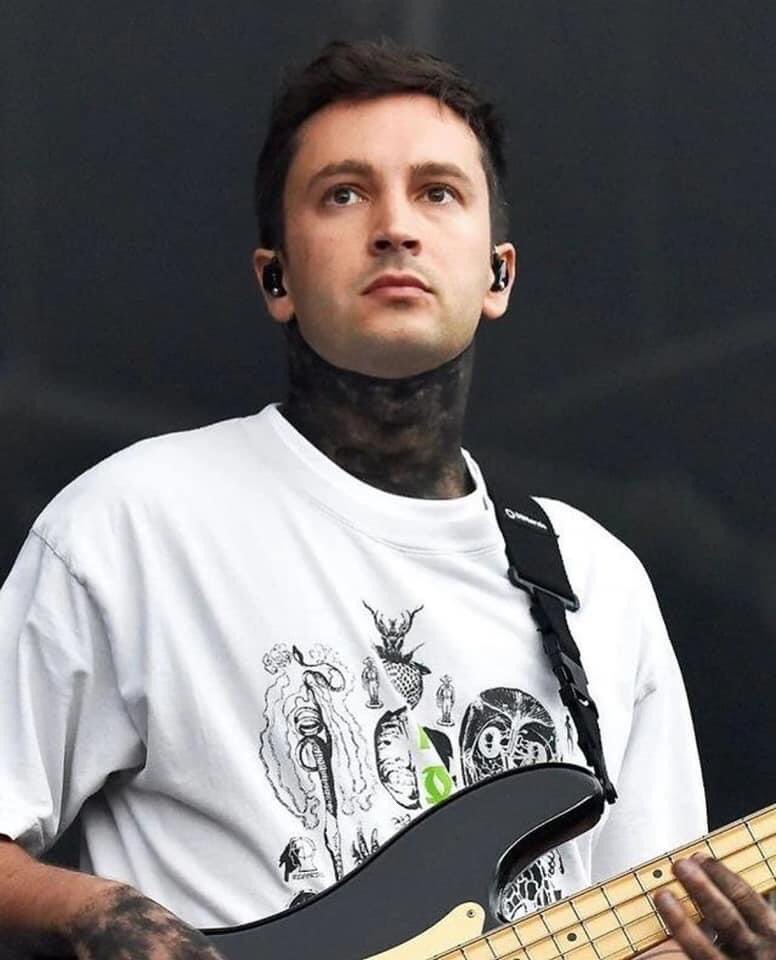 nesmashalaby88's tweet photo. YOU WANNA SIT HERE AND TELL ME THIS IS NOT 2016 TYLER JOSEPH???????? https://t.co/QMtR679IyT