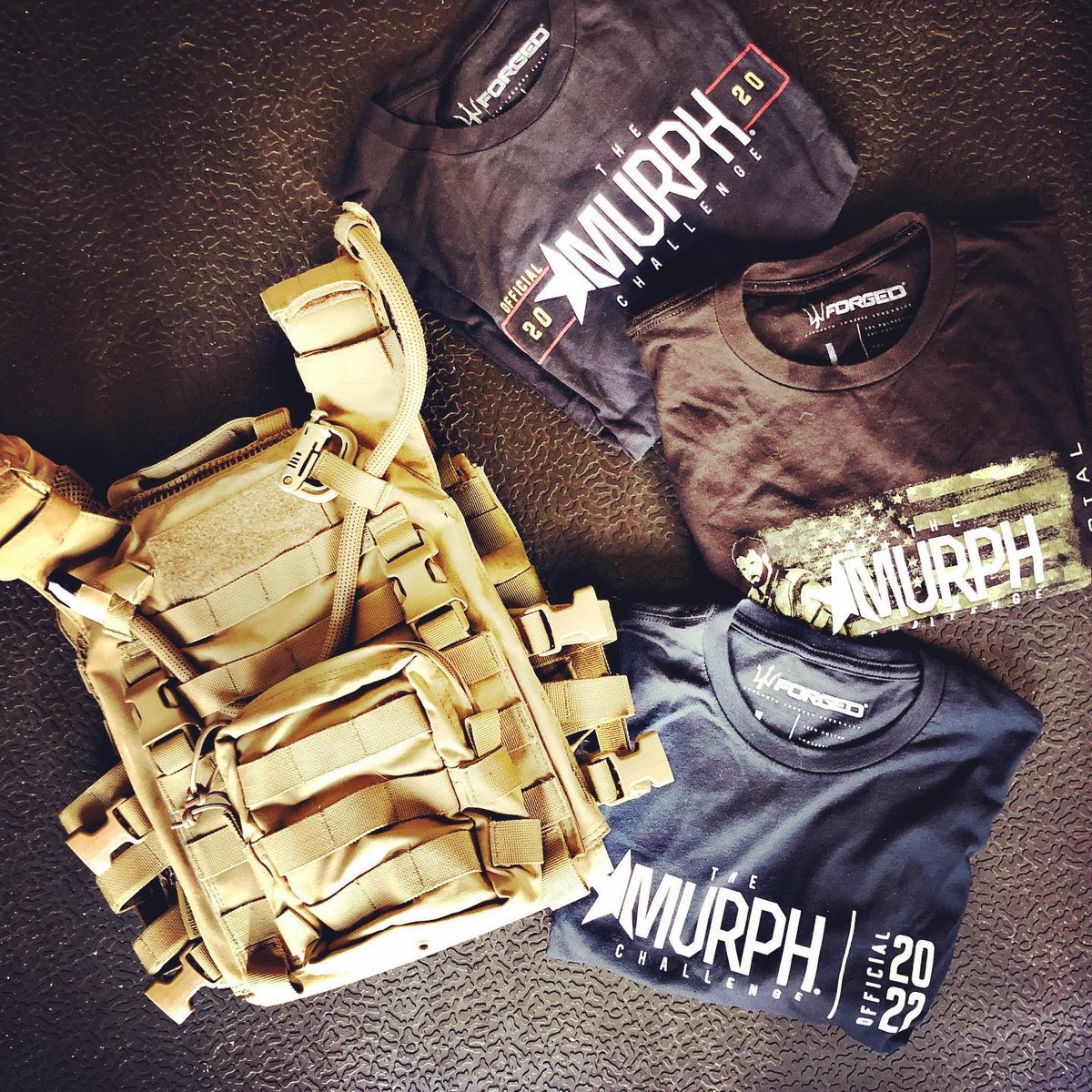 WarriorAssaultS's tweet photo. Year 3 for me and for Sarah, Year One ❤️ @sd_walks
@murphchallenge @forgedclothing @warriorassaultsystems @beaverfituk
#murph #murphchallenge #forgedclothing #warriorassaultsystems #weightvest #beaverfit #herowod #heroworkout #crossfit #crossfitlife ( #📷 @jim_busher ) https://t.co/M8eDNXTSam