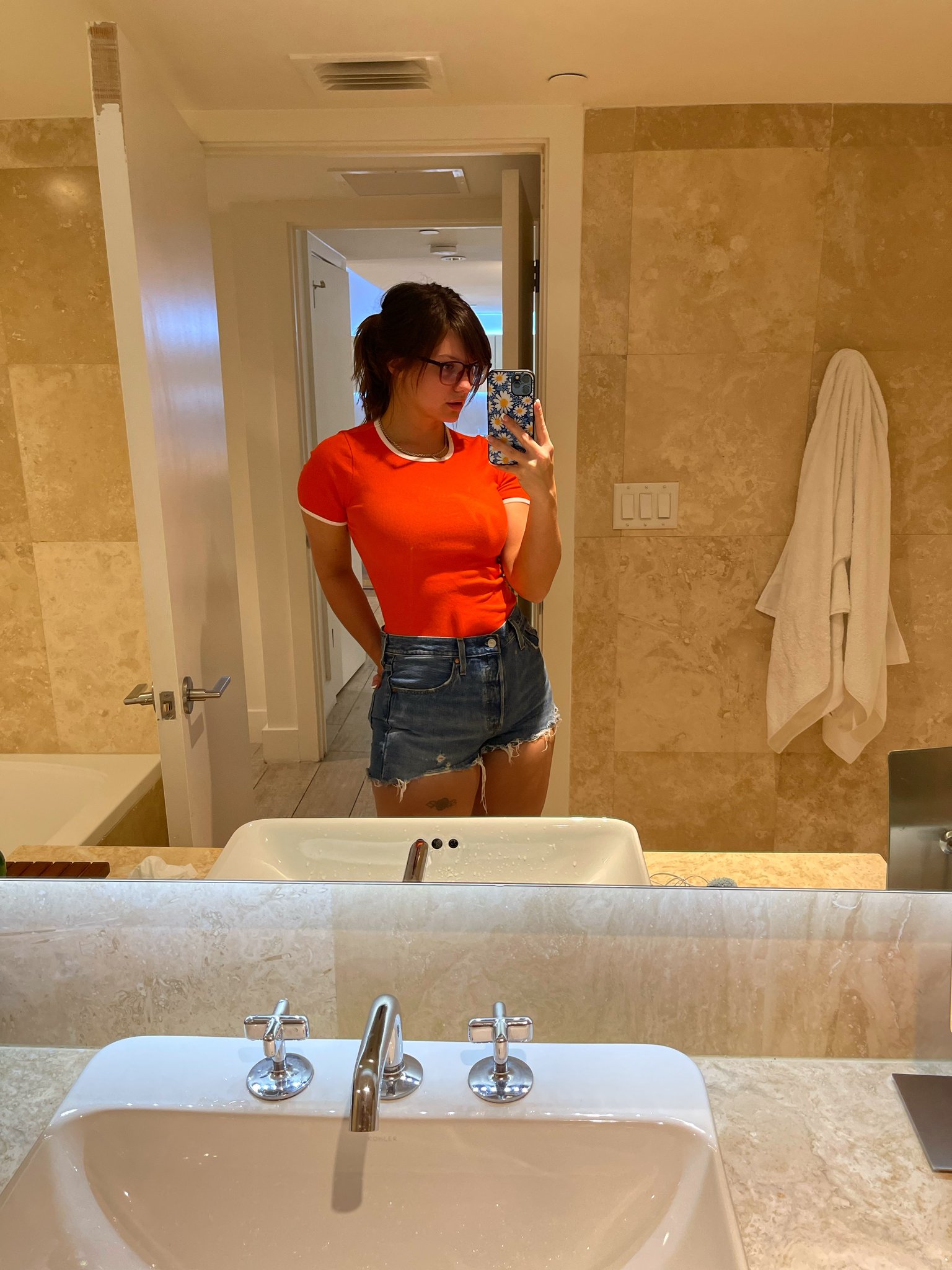 Emily Jones on Twitter: "Just a sporty girl looking for a gamer boy to mount 😈 New youtube video