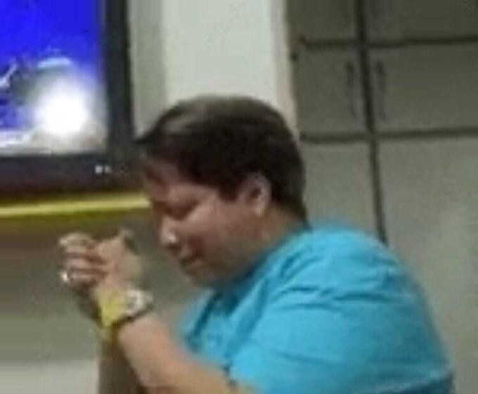gsrfielrdz's tweet photo. quando a max perguntou se ele era fã da kate bush e o lucas  falou " agr eu sou, ela salvou sua vida." LUCAS O ÚLTIMO ROMÂNTICO MESMO
#StrangerThings https://t.co/Y0acIkf7TY