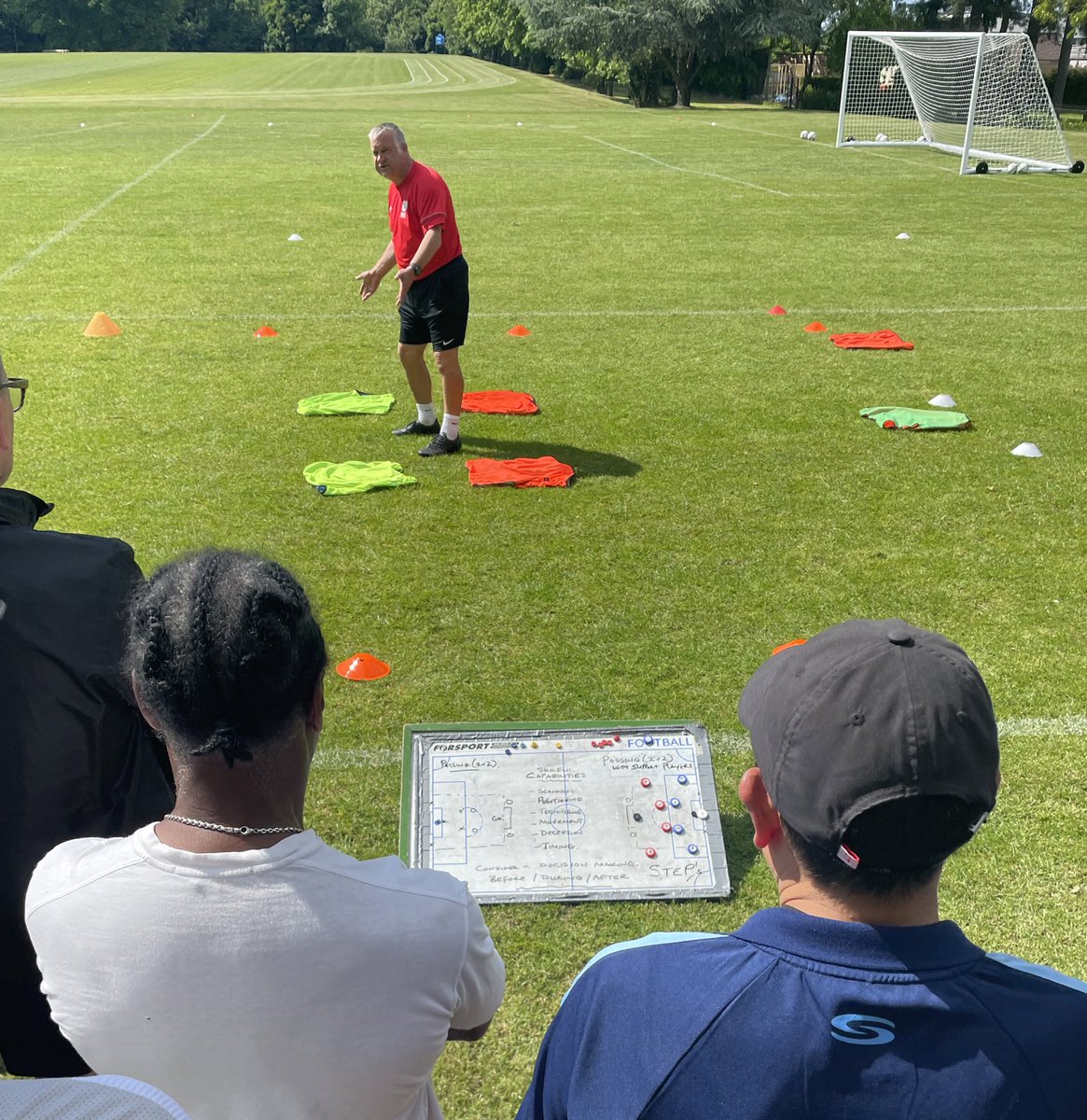 adamski110's tweet photo. Glorious day on day 1 of the @EnglandLearning UEFA C Module 2 yesterday.
Awesome buzz in the room after 7 weeks apart. Top stuff, everyone 👏🏼
#UEFAC #CoreMoves #Skills #LuckyDip @BerksandBucksFA @JayBazzone @jammers_mk https://t.co/Jg90AXkWNa