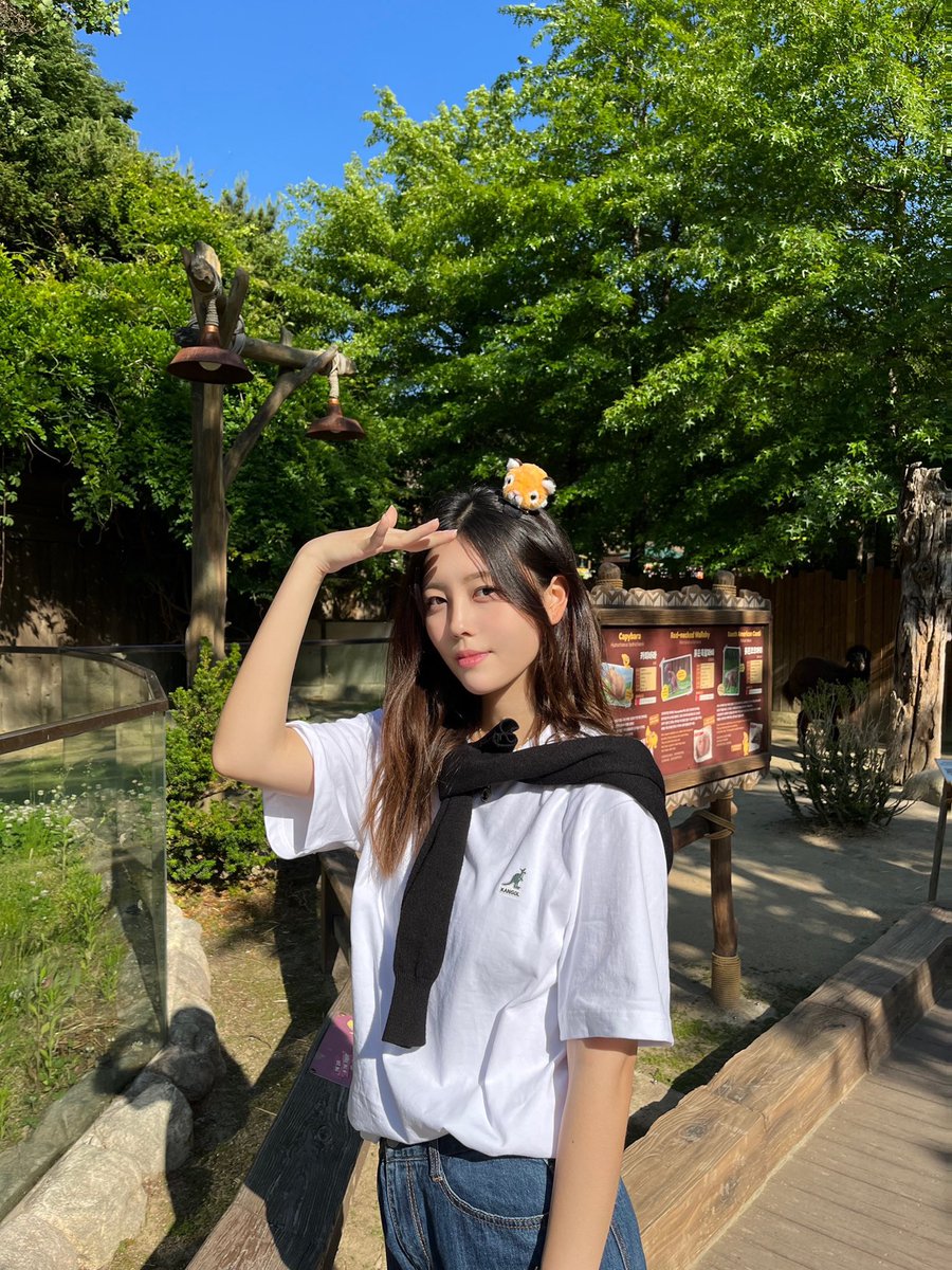 _jimmni_'s tweet photo. 어흥!!!🐯호랑이삔 너무 귀엽죠…라이브 방송할때 자주 꽂고 할예정🫢🤍 https://t.co/f12MTtEDKM