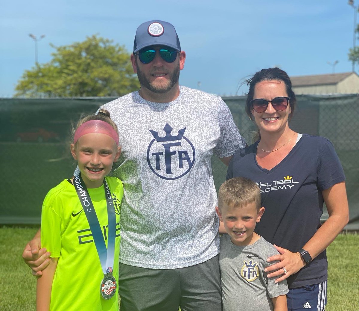 ElizabethCullu4's tweet photo. They did it again! Champions of the Pacesetter Invitational! @TFA_Cincinnati #tfag12elite https://t.co/8kTXeK7N5r