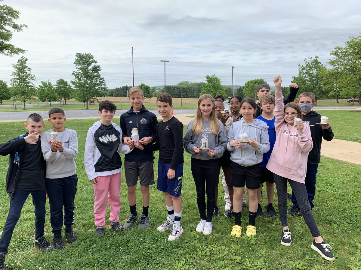JCorona_EPSD's tweet photo. #SupremeStudents were challenged to redesign a football helmet for an egg. They did an EGGcellent job on their prototypes! π₯ @BScholl33 @dylanpetersedu #CoronasClass #ScienceIsCool #EastPennProud https://t.co/3AdNwMkAI8