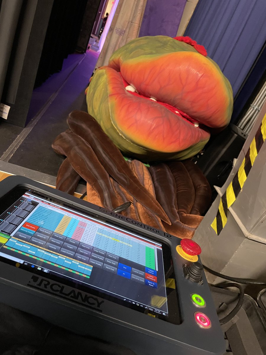 scrapmymemories's tweet photo. Learning new things with my Besty. #LittleShopOfHorrors #AudreyTwo https://t.co/ewA5H0fdOZ