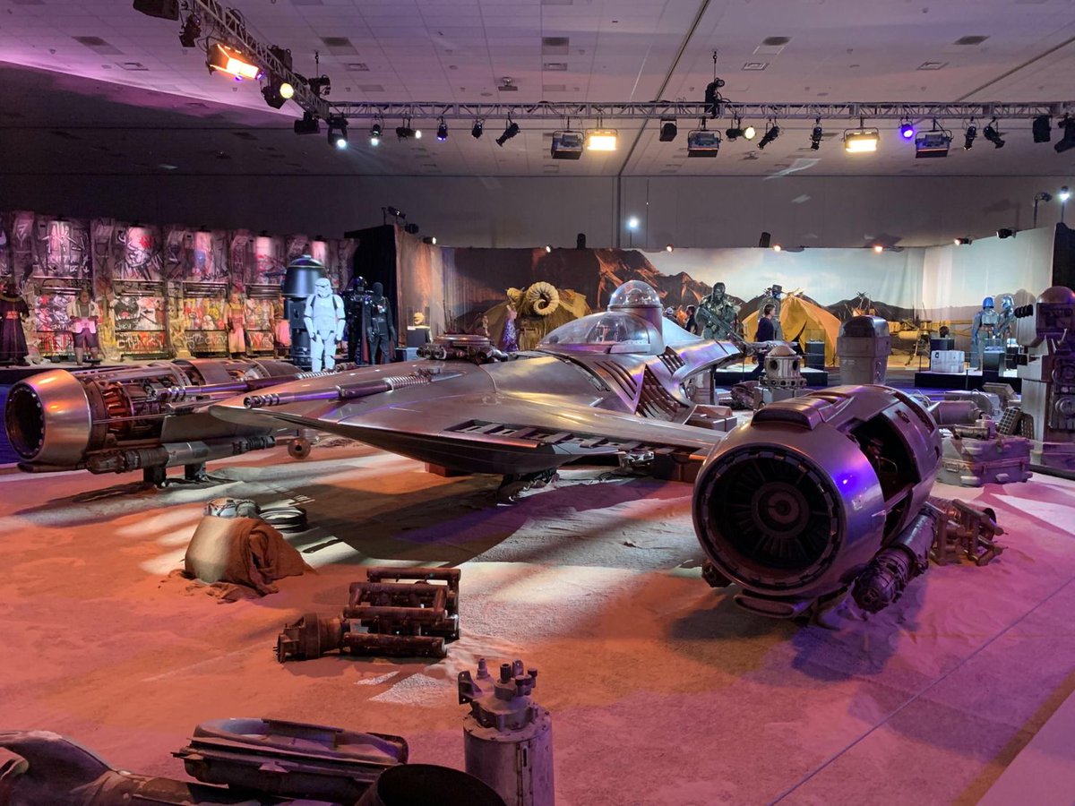 LKGGlass's tweet photo. We're honored to have been a part of #TheMandalorianExperience at @SW_Celebration 

It's been an incredible week working alongside the folks at @mycotoo @DisneyLucasfilm &amp; Fairview Portals to create this amazing gift for Star Wars fans. https://t.co/yNiWbGvzvJ