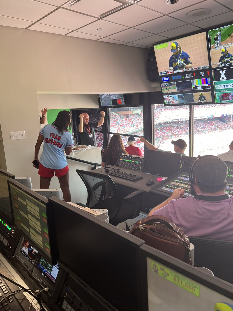 jhaukap's tweet photo. I’ve been waiting for this moment for 13 seasons!! FINALLY, for the first time ever at Busch Stadium III, we got a foul ball straight into the open window of the Scoreboard Control Room! Caught on the fly by our organist, Dwayne! https://t.co/b6EKS23Wm8