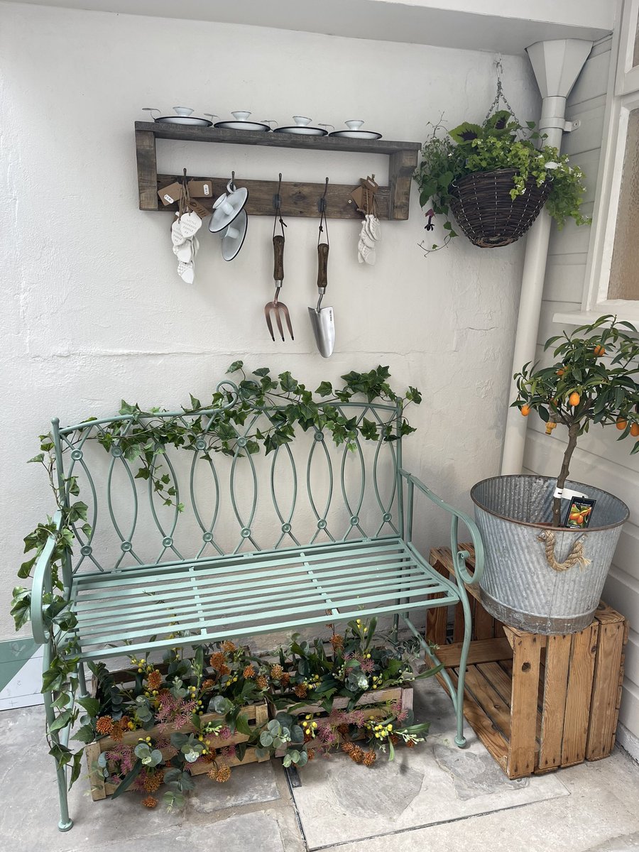 We have a brand new home on Stonegate in york as of yesterday and what a day to arrive with the Viking festival coming right passed our door. #york #Vikings #candleshop