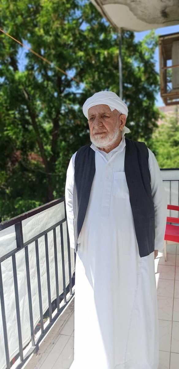 seyhubeydullah's tweet photo. “Ahvali dertli olanın dermanı Allah’tır. Dermanı Allah olanın derdi mi vardır?”
.
.Şeyh Ubeydullah el Kavumani ❤️
#medrese #tasavvuf #ilim https://t.co/edwYRtdyAX