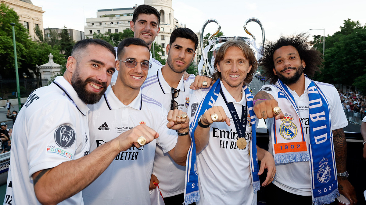 realmadrid's tweet photo. 💍 #CHAMP14NS 💍 https://t.co/VWkhX5xoTE