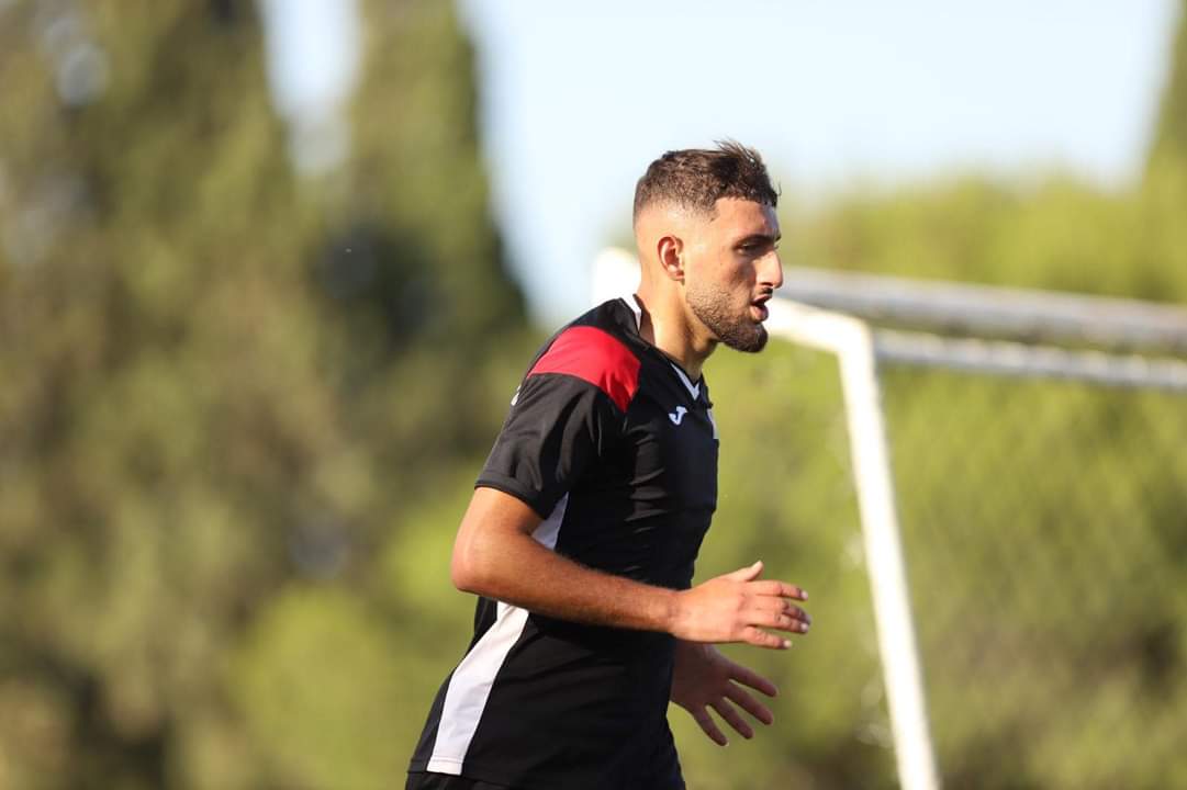 les_ltt's tweet photo. في ظل غياب تام للصور من معسكر المنتخب الوطني الأولمبي، نقدم لكم صور 📸 من معسكر المنتخب الفلسطيني 🇵🇸❤️ الشقيق بالملعب الفرعي بالمنزه.

تحية للجنة الإعلامية صلب الإتحاد الفلسطيني لكرة القدم. 

📸 PFA

#TUNPAL 🇹🇳🇵🇸
#ENOlympiqueU23
#FRIENDLYMATCH https://t.co/66awbnNaWA