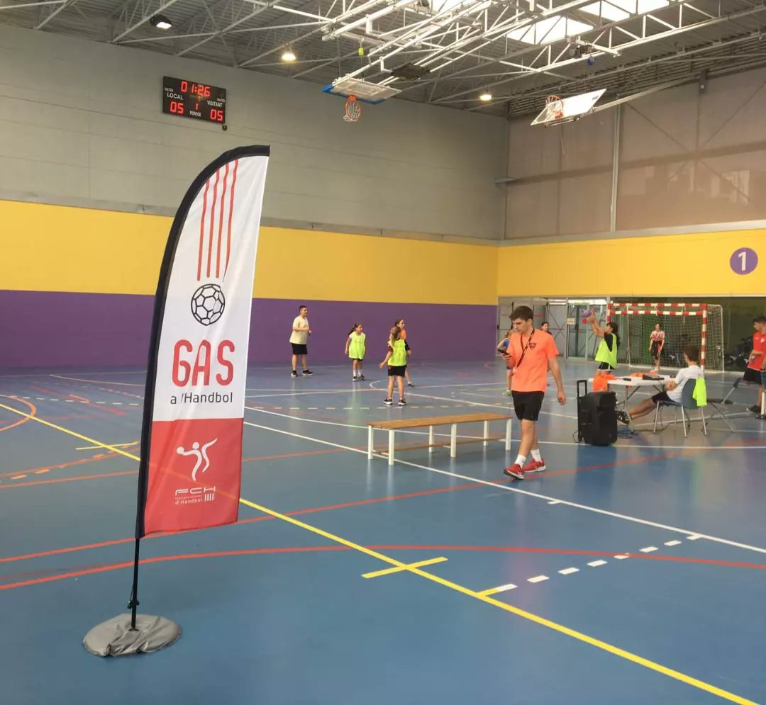 🙌🏻Ha estat la primera gran jornada d'handbol femení al nostre poble i, esperem que no sigui la última i serveixi per donar una empenta més a la creació del primer equip femení del nostre club i de la nostra vila! #castellbisbal🤾🏼‍♀

#gasalhandbol #handbolfemení #esportfemení