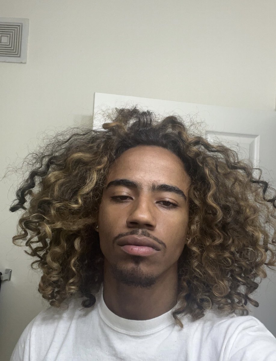 Onlyonezaire's tweet photo. Livin life bro I’m happy https://t.co/51IW9hA4lY