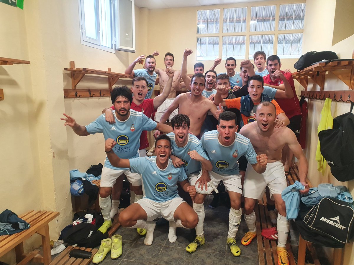 Rrobles211's tweet photo. + 3 😁
Un paso más hacia el Objetivo.  Ya queda menos. 
Partidazo chavales https://t.co/dq2BAk4sFU