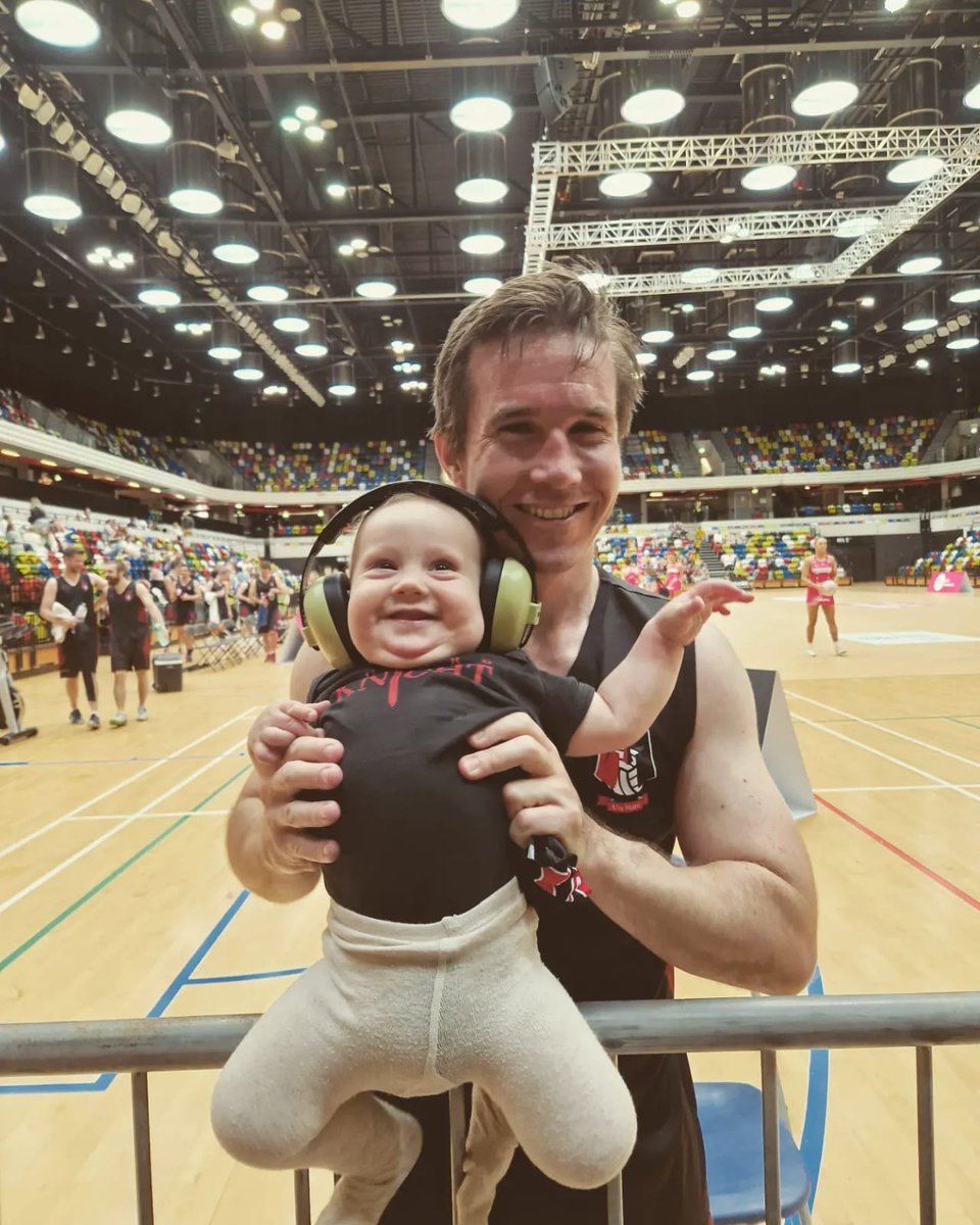 Gameday with the breadman representing <a href="/KnightsNetball/">Knights Netball UK</a>. Great day out thanks to <a href="/northerntitans/">Northern Titans Netball</a> and <a href="/Pulse_Netball/">London Pulse Netball</a>