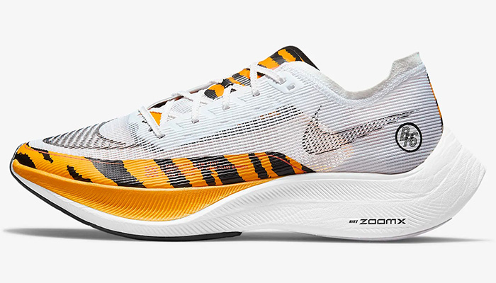 kobe black gold shoes