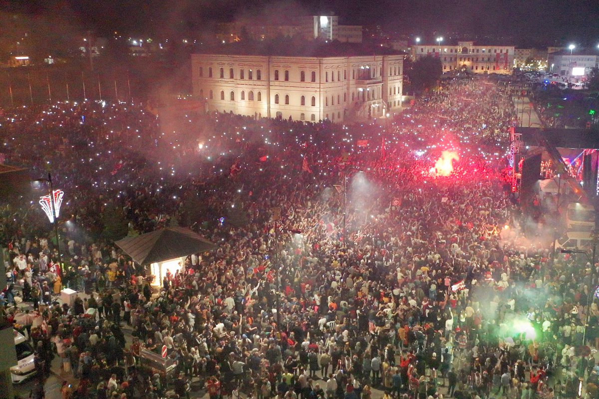 "Sabaha kadar burdayız bugün" #Sivasspor