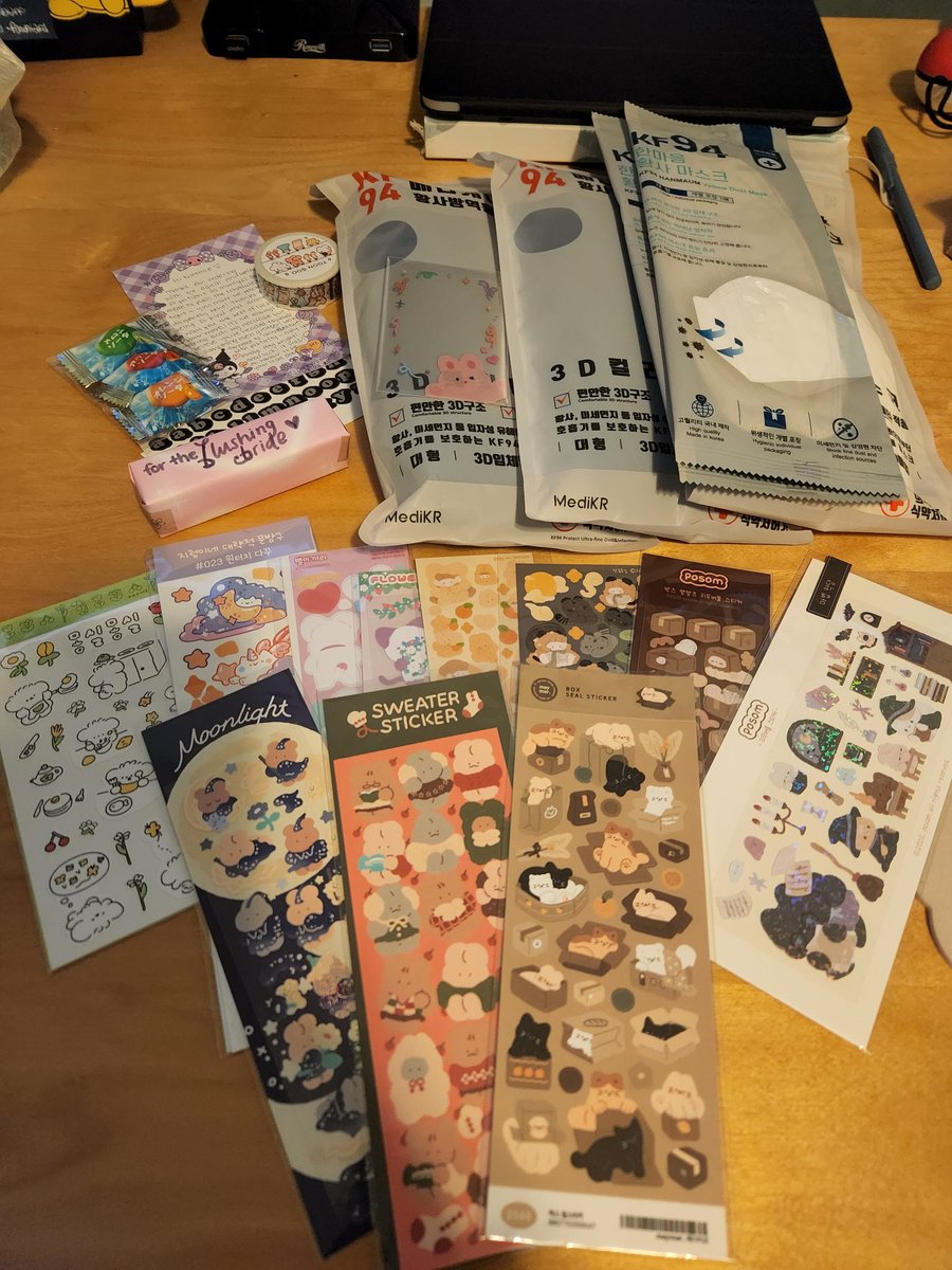 DoodlesnTea's tweet photo. A bit delayed but @NEONOONLIGHT has always been the true MVP. Thank you so much for the rushed order and your generous gift 😭 I WILL SEND YOU MORE STUFF BTW ❤️ https://t.co/AnK1fMrgli