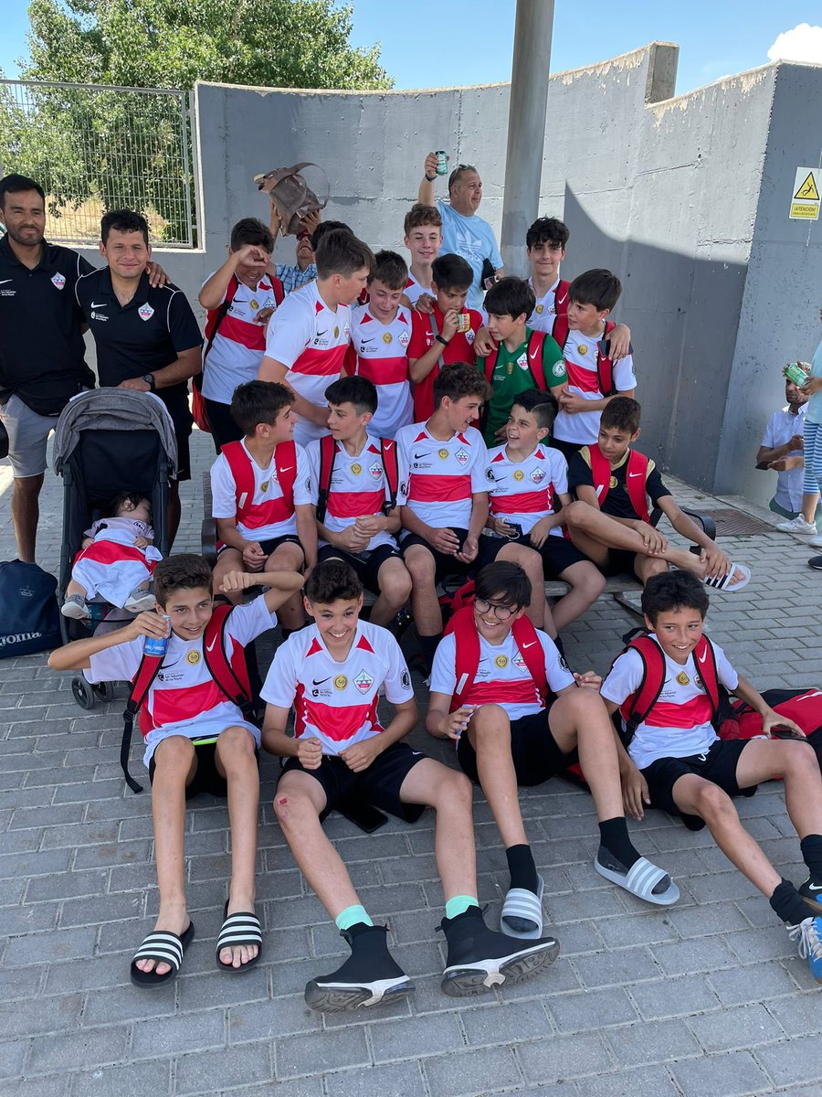 UDSanse's tweet photo. ✅ 𝗔𝗦𝗖𝗘𝗡𝗦𝗢

🇵🇱 Nuestro Infantil “C” consigue el ascenso s Preferente‼️

👏 ¡Qué gran temporada, canteranos!

#VamosSanse
#CanteraSansera https://t.co/qoE0vZGNns
