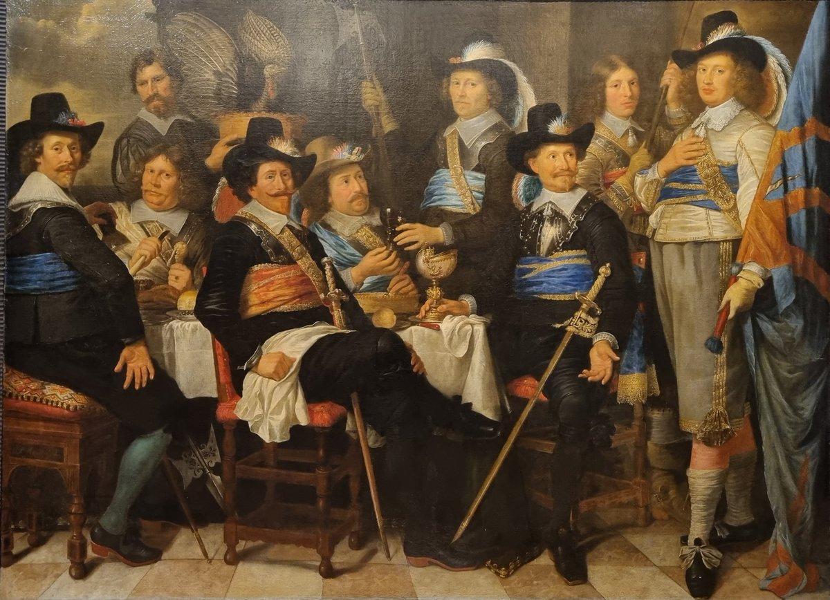 loek_zoon's tweet photo. Deze grauwe zondag leende zich uitstekend voor een bezoek aan het @WestfriesMuseum in #Hoorn!
#goudeneeuw #Holland #schuterij #regenten #Foreest #geschiedenis #history #twitterstorians #zondag #Sunday #travel #museum @vvvhoorn https://t.co/ezb7enT984