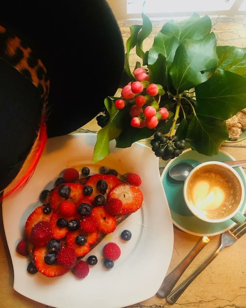 BStreetDeliLDN's tweet photo. "B Street Deli’s signature breakfast: Naughty Fruity Toast. Compliments to the chef 👍🏽"⠀

Many thanks for stopping by @a1wyy1 &amp; thank you for the use of your lovely image xx⠀
⠀
#bstreetdeli #bermondseystreet #bermondsey #southwark #londonse1 #londonbridge #atlondonbridge https://t.co/Mwm4Dw978R