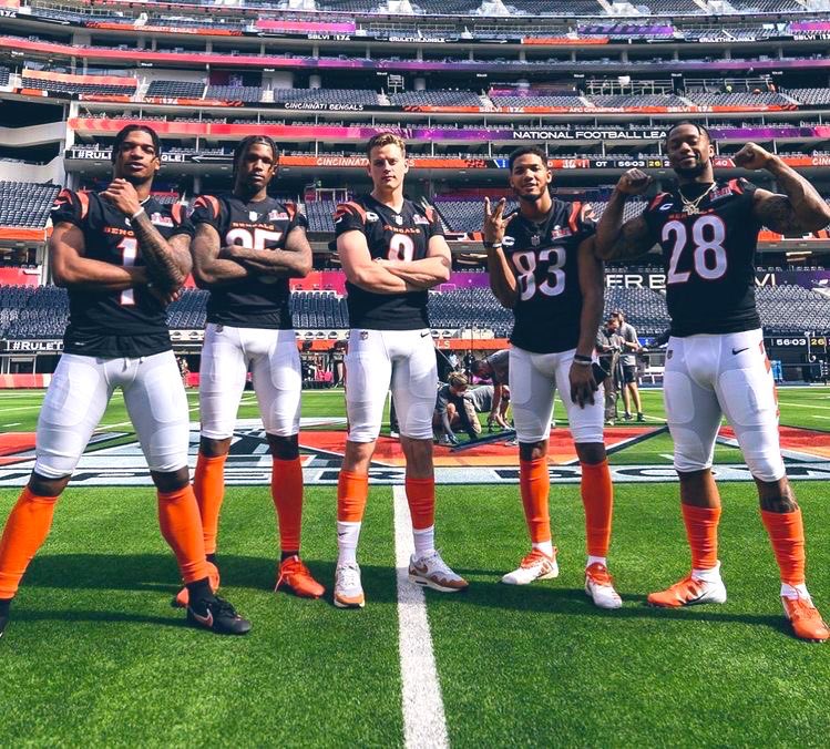 shaw blue tweet media