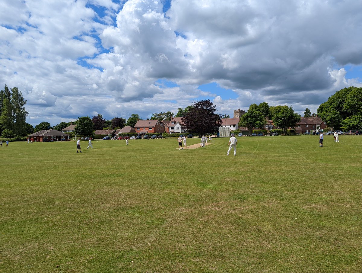 maresfieldcc's tweet photo. Buxted ended on 233 for 9. The Mares run chase is now underway. #mares @BuxtedParkCC https://t.co/7HAyD55QYI
