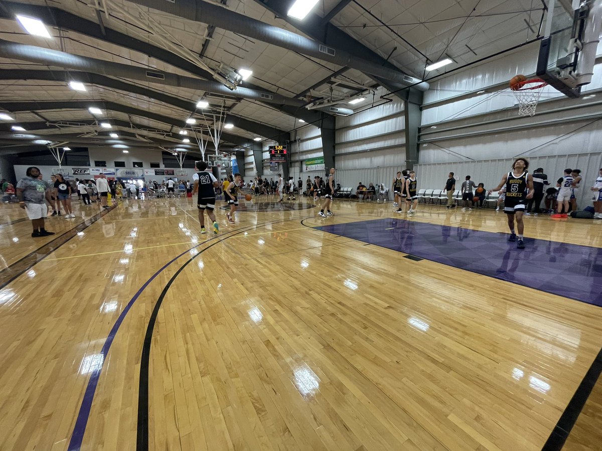 NxtProHoops's tweet photo. 15U Gold Championship coming up soon.. very soon 

Team Griffin EYBL vs. Buddy Buckets OK 

📍Solid Rock - Court 3

@TeamGriffinEYBL | @BuddyBuckets | #NXTPRO | #SessionV https://t.co/Vbl0pFjIb9