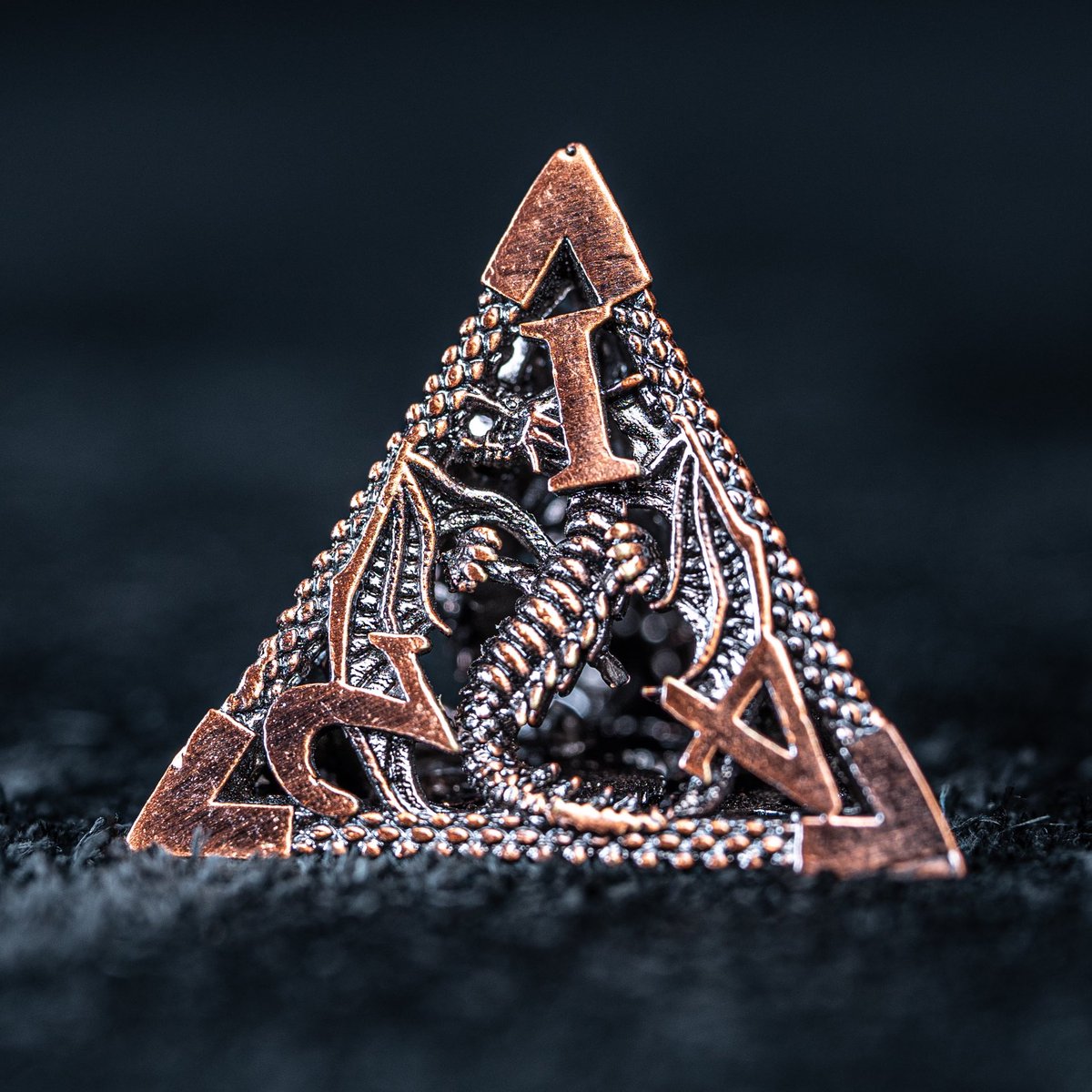 Hollowed metal dice set with dragon style in copper🐉

#dnd #dice #ttrpg #TTRPGs  #dungeonsanddragons