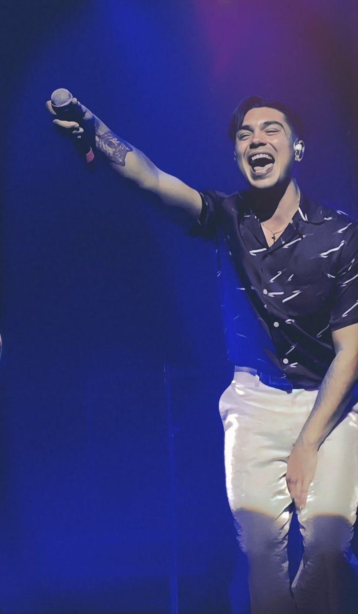 christie_x_x's tweet photo. he was SO happy to be back 😭❤️ #ReunionJ @UnionJworld https://t.co/6cCkJx5jZN