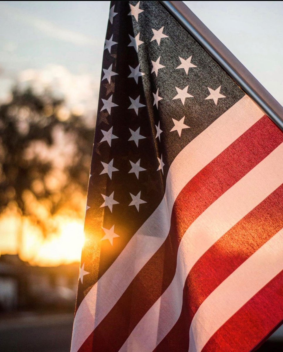erapollyRE's tweet photo. “Home of the free, because of the brave”. In memory of those who served and lost their lives..we will never forget you. - Era Polly Real Estate 🙏🌅🇺🇸✨ #memorialday2021 https://t.co/e55VN4BL5u