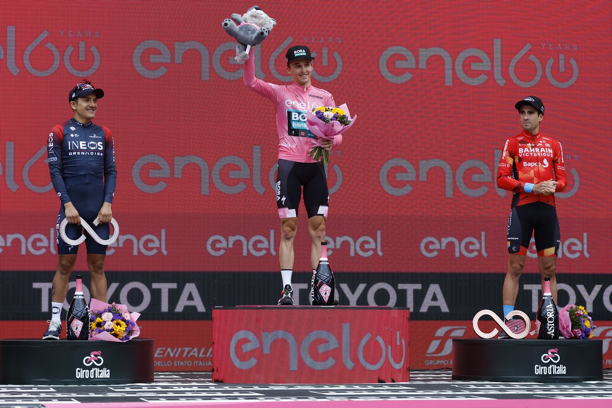 Team Bahrain Victorious (@bhrvictorious) on Twitter photo 🥉 <a href="/MikelLandaMeana/">Landa Meana</a> is on the final GC podium <a href="/giroditalia/">Giro d'Italia</a>
👏🏆👏🏆👏
#RideAsOne #Giro
📸 <a href="/SprintCycling/">SprintCycling</a> 🥉 <a href="/MikelLandaMeana/">Landa Meana</a> is on the final GC podium <a href="/giroditalia/">Giro d'Italia</a>
👏🏆👏🏆👏
#RideAsOne #Giro
📸 <a href="/SprintCycling/">SprintCycling</a>