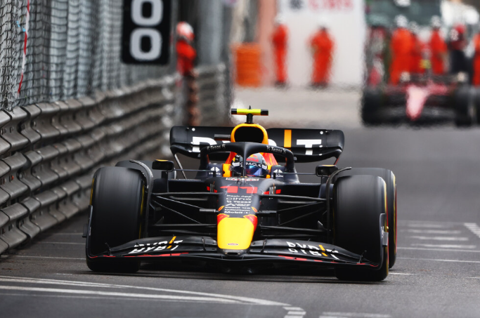 ESPNDatos's tweet photo. Sergio Pérez logra su 3ra victoria de carrera, rompiendo empate con Pedro Rodríguez por la mayor cantidad entre pilotos nacidos en México en #F1. https://t.co/sTLNy2caiD