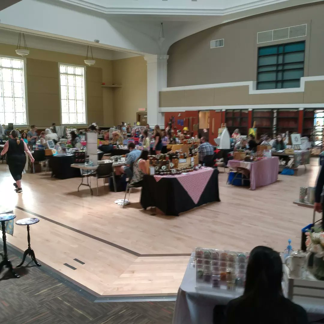MegzArtRoom's tweet photo. I'm at the @LemonOttawa Blossoming Creatives Market! Come visit me, the other 40 artisans and crafters, and try the free workshop!
#market #crafting #Ottawa #shop613 https://t.co/bmxZC4aFkD