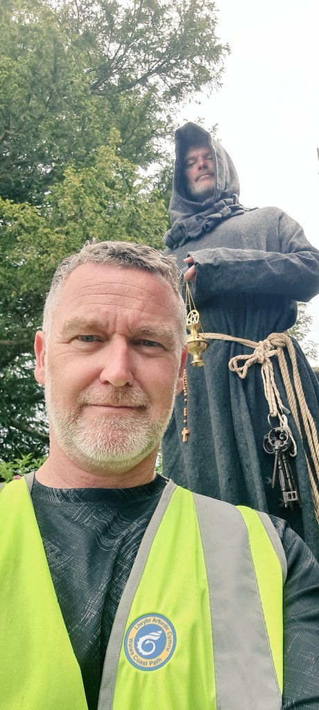 CTywydd's tweet photo. Thank you to all to joined the final @visitthevale #10daysinmay walks this weekend! An amazing success!!! Llantwit Major yesterday & St Brides Major today with wonderful speakers, a monk, a pirate and a fantastic tea and prosecco at St Bridget's Farmhouse! #amdroynyfro https://t.co/Je2OakGU2w