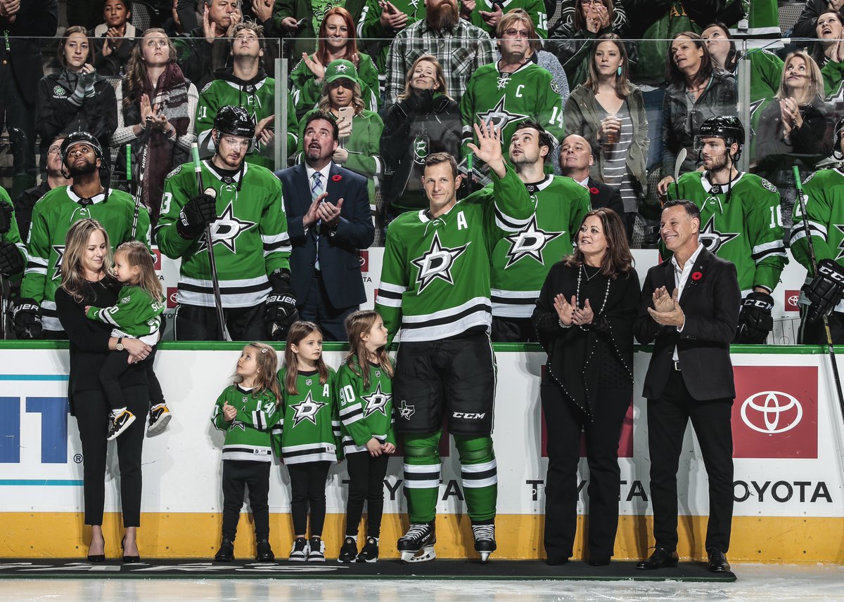 DallasStars's tweet photo. A true professional. All class. What a great career. 👏 

Thank you to Jason Spezza, for all of your contributions to both the Dallas Stars and the NHL. Good luck to you and your girls in retirement! 💚 https://t.co/9tSAEt1WTO