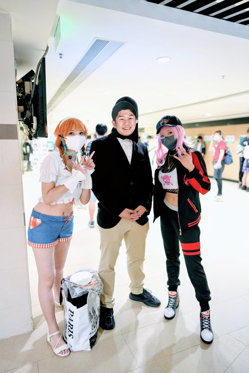 aikawa_ayayui's tweet photo. We met Yagoo yesterday ๐๐
Takanashi Kiara ๐ฅ / @rinyoyoyo
๐ท/ @KcLuk39
.
#hololive #hololivecosplay #HololiveEN #callillust #artofashes #cosplay #takanashikiara #moricalliope #ใณในใใฌ #ใใญใฉใคใ https://t.co/KSNBESNMrH