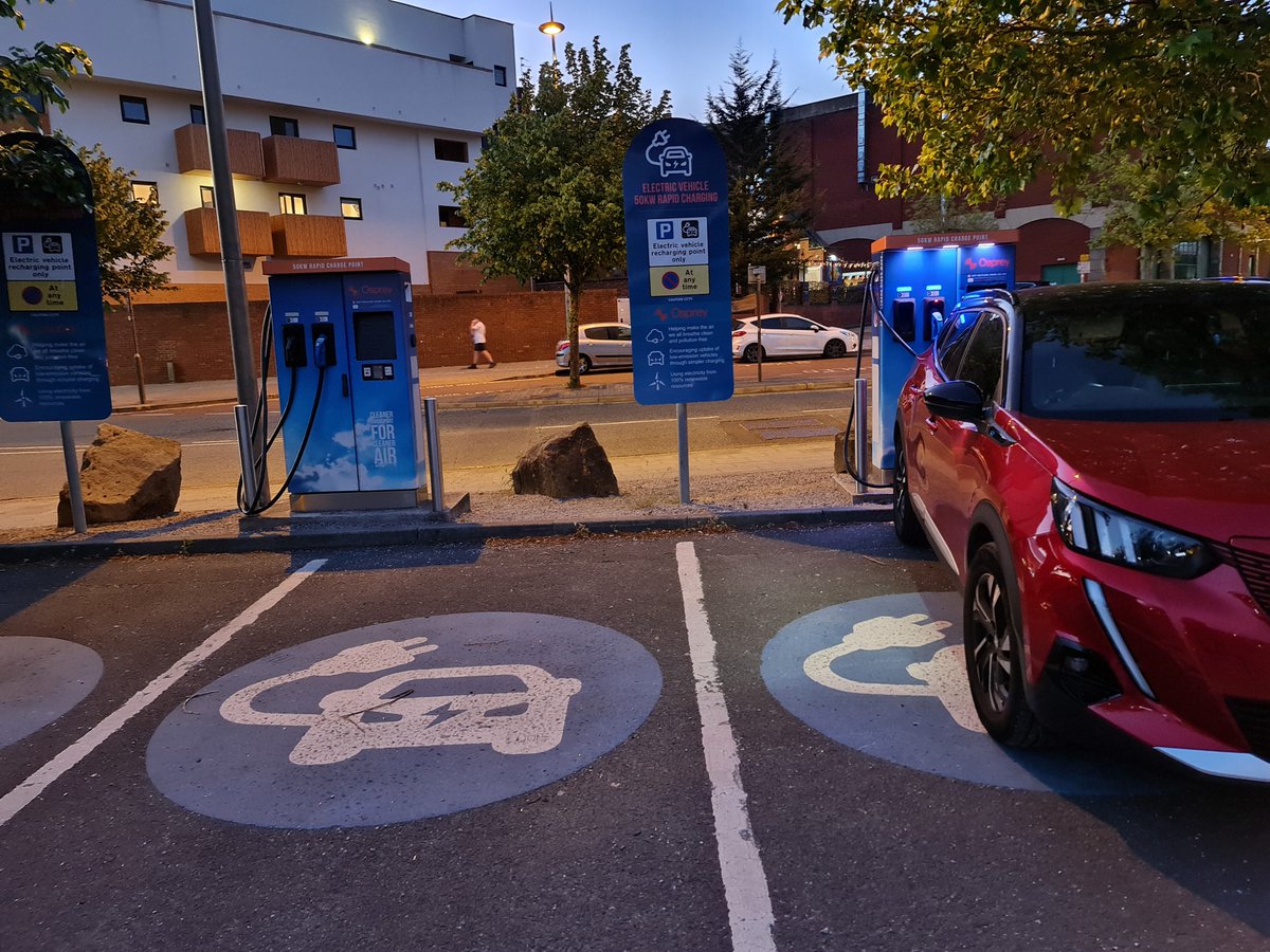 puge2008's tweet photo. Charging at The Range, charger finally fixed after being offline for 6 weeks ! https://t.co/cYQMblaDik