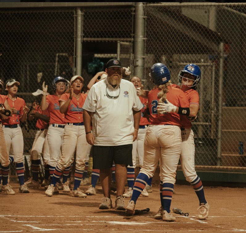 GREAT teams know how to have fun, love each other, and compete until the very end. ⬇️⬇️⬇️⬇️. 🤠💙🐅 #YUMA #njcaasoftball #rolltigs #tigs4life 💙🧡