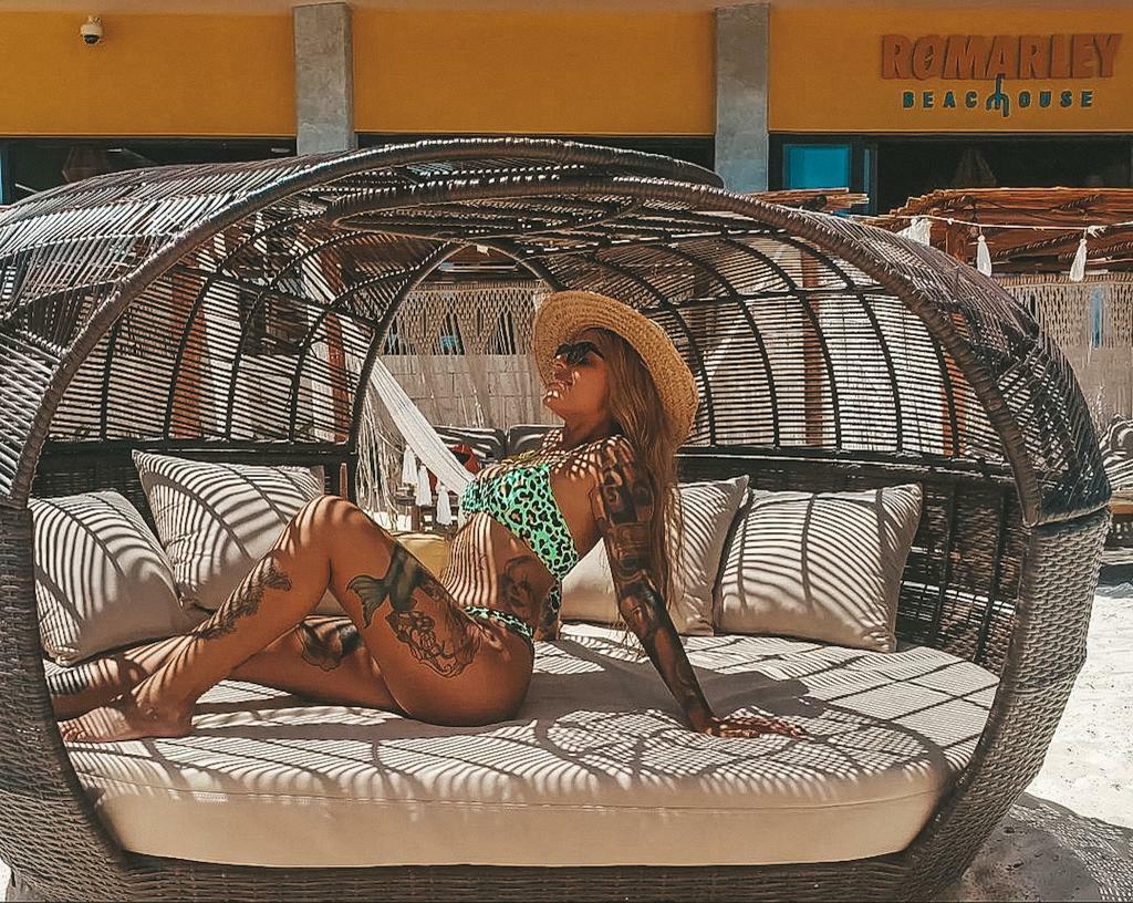 romarleybeach's tweet photo. Just feel the calm and forget about the worries and chaos of a world that spin around so fast. 

RፀMARLEYBEACሐOUSE⁣ ፀ - Sun ☀️ ⁣ ሐ -House 🏘

#RomarleyBeachHouse #PuertoMorelos #TheFivesOceanfront

📸: @a_camis https://t.co/loUuyeSJc7
