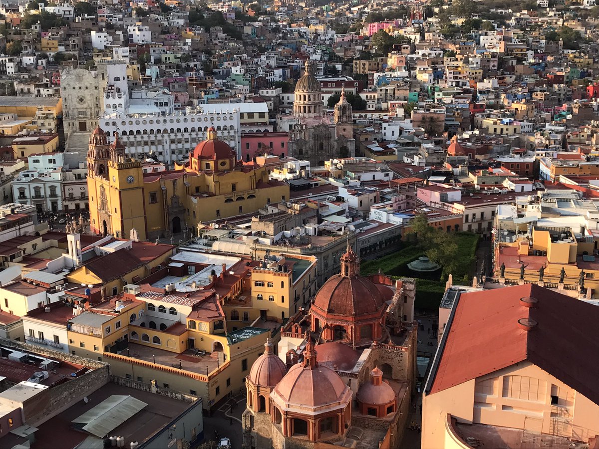 JeremyAHobbs's tweet photo. Pasar por la linda ciudad de #Guanajuato es siempre en la agenda cuando estoy en #Mexico. Ahí conocí a mi esposa hace casi 40 años, por eso es tan especial. @SECTURGTO https://t.co/I7DsbIqsTA