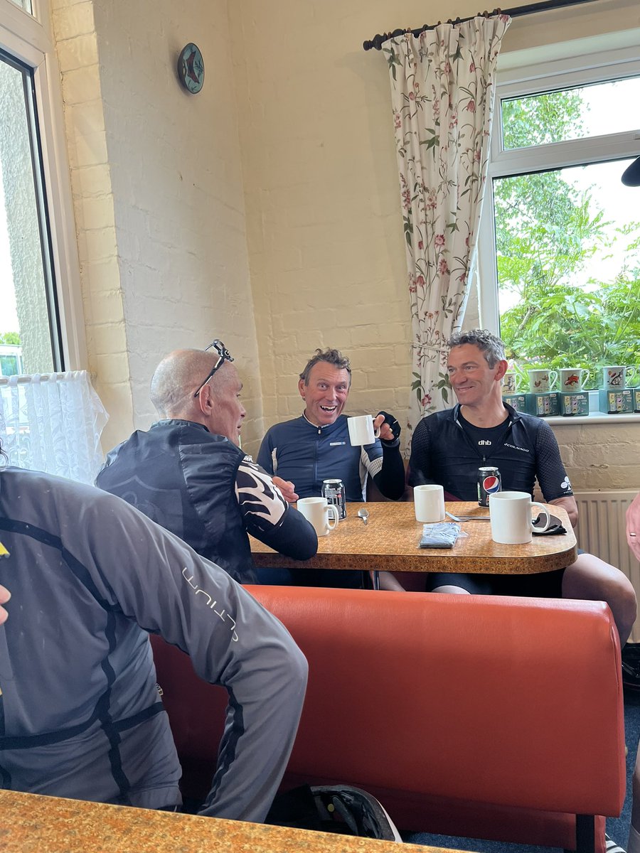 FevRoadClub's tweet photo. Another good Run today. And great route provided by the Condor himself, to Fridaythorpe.
Also good to see Daz out. https://t.co/t28H2iWm5D
