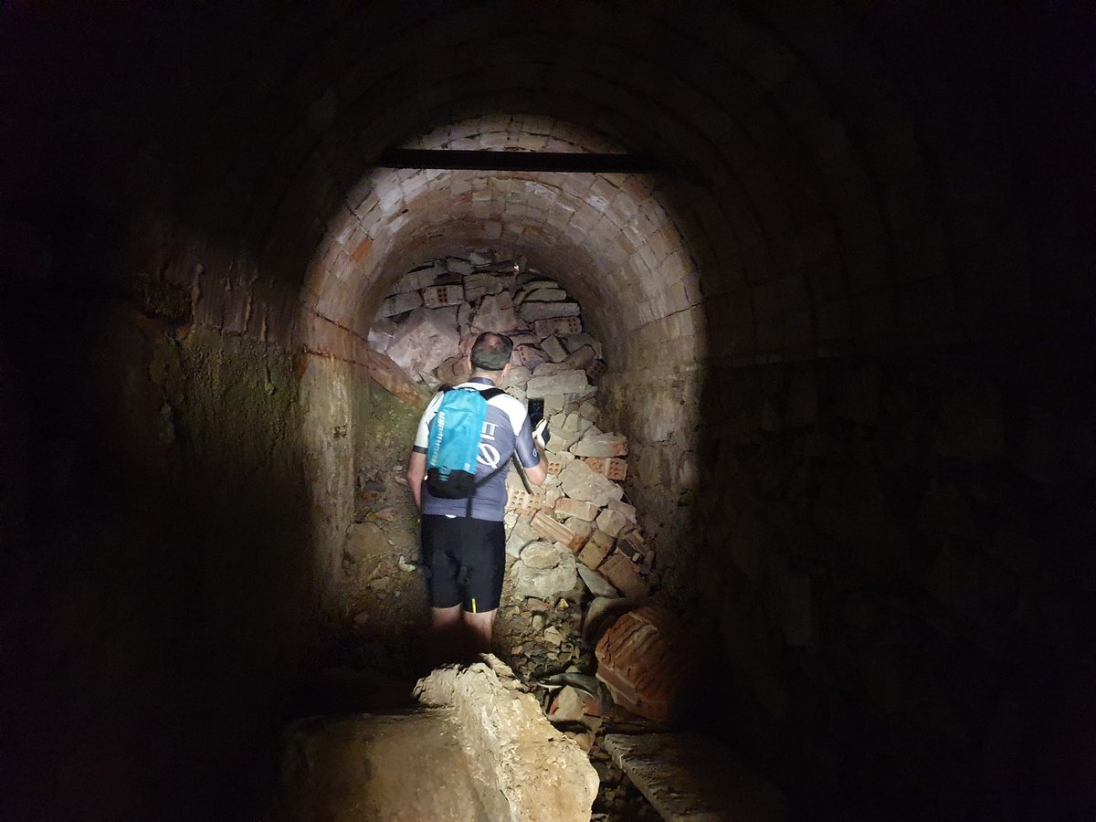 miquelsola's tweet photo. Avui amb #quantumbtt hem visitat les mines d'Osor. Mines de blenda, galena i espat fluor que es varen explotar fins el 1980. Com a curiositat la mina principal baixava fins a 300 m i una de les mines es deia Leonor. https://t.co/tzLitIBgwu