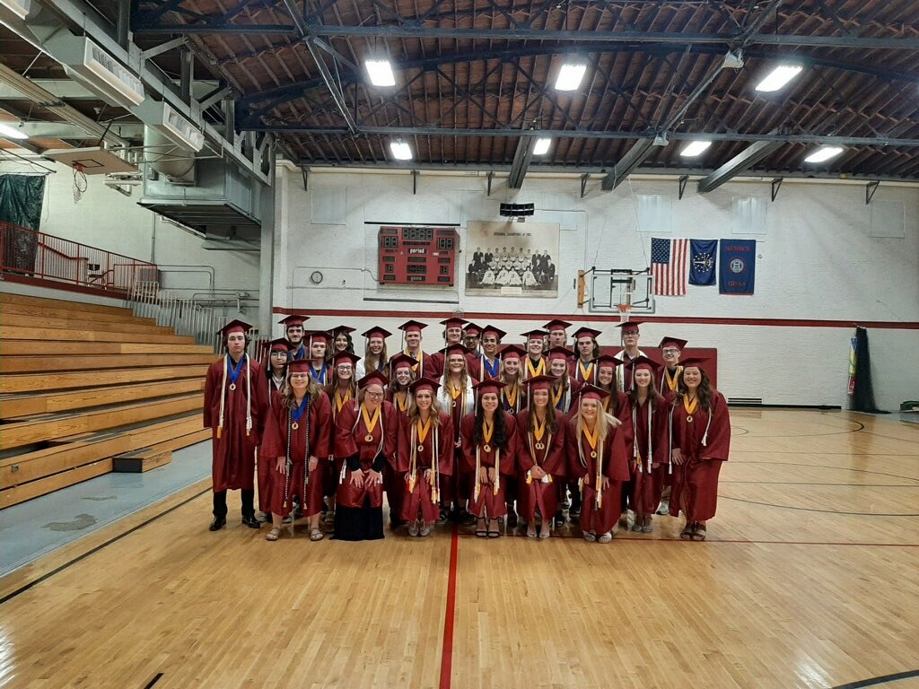 bloomfield_high's tweet photo. BHS Indiana College Core and AGS graduates! #GoCards @CELLuindy @IvyTechBL https://t.co/kkgnG7Wiz6
